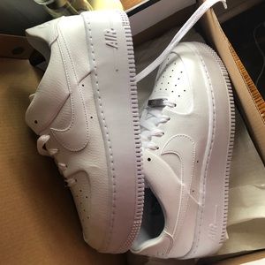 NEW Nike Air Force 1 Sage Low size 9